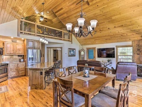 18 Shady Ln, Garden Valley, ID 83622