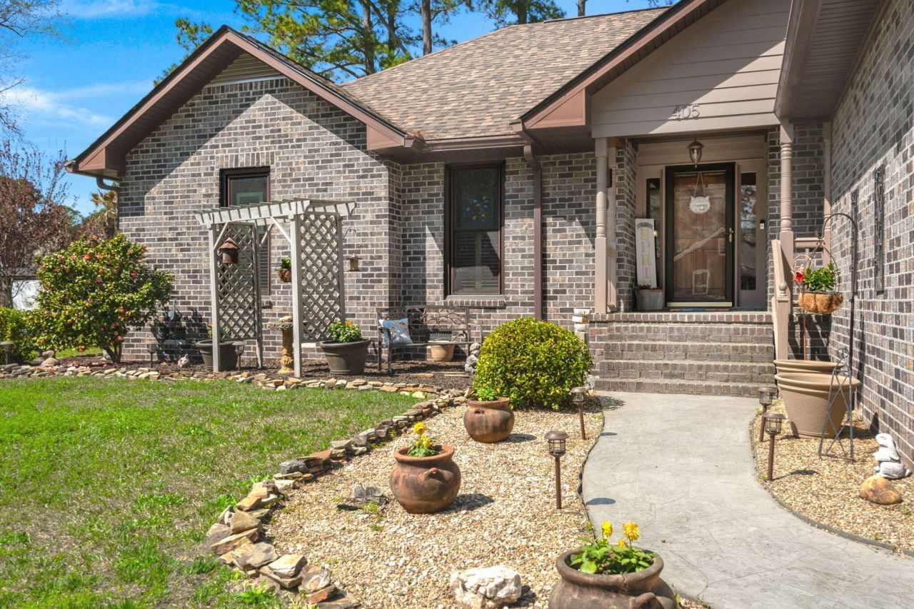 405 Factors Walk Photo 11