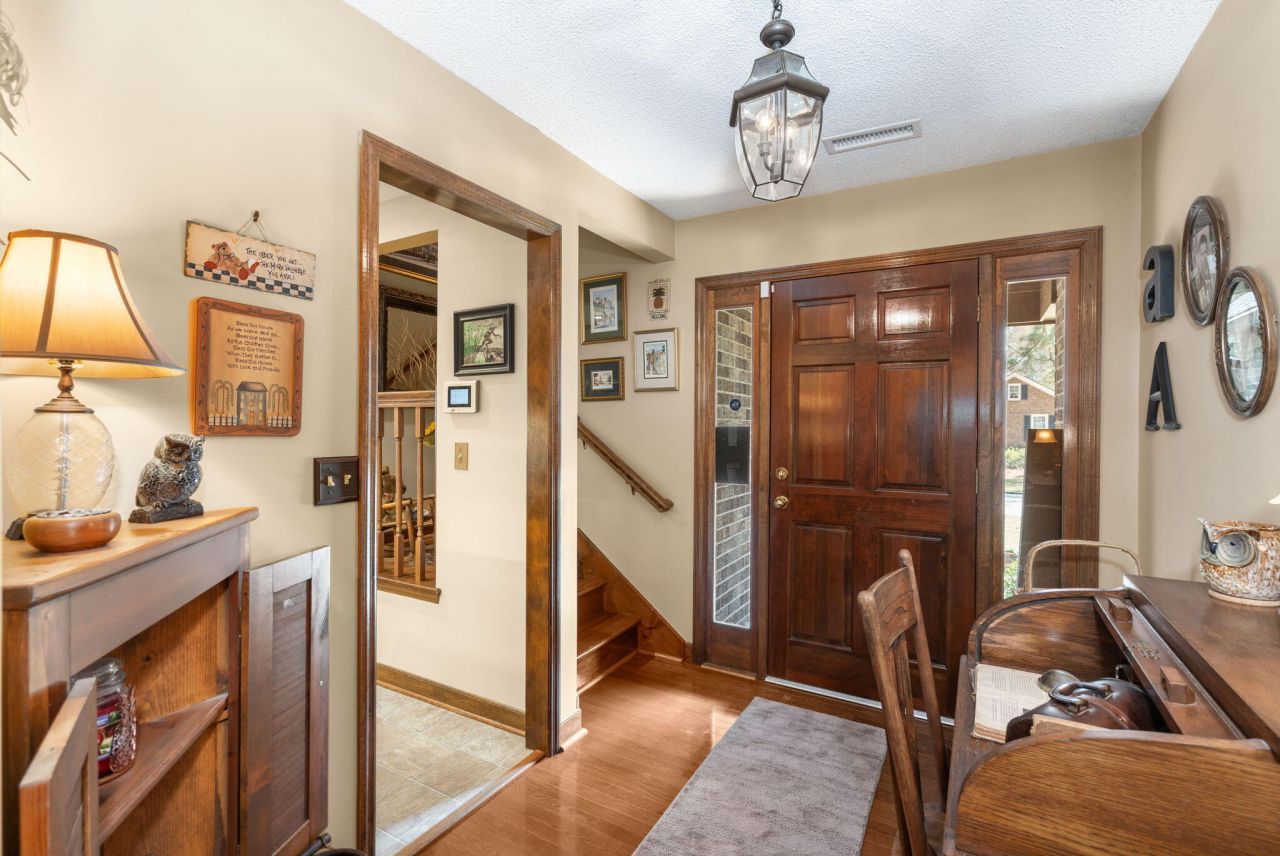 405 Factors Walk Photo 12