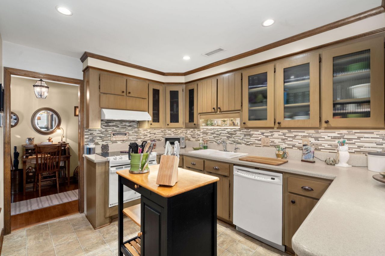 405 Factors Walk Photo 18