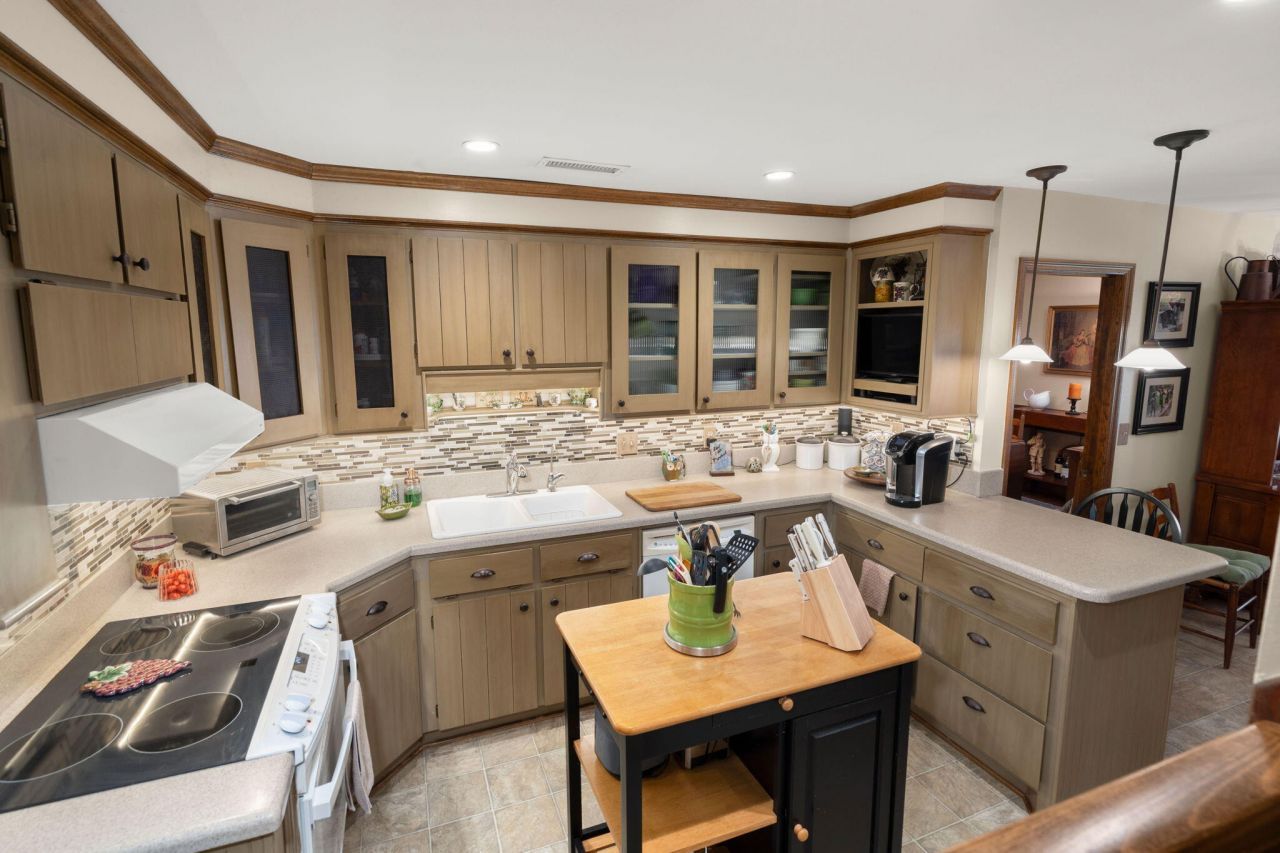 405 Factors Walk Photo 19