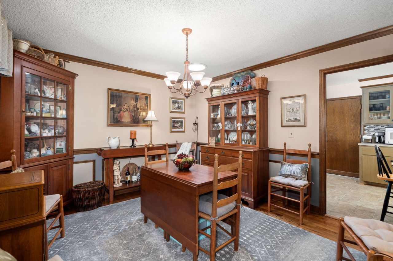 405 Factors Walk Photo 23