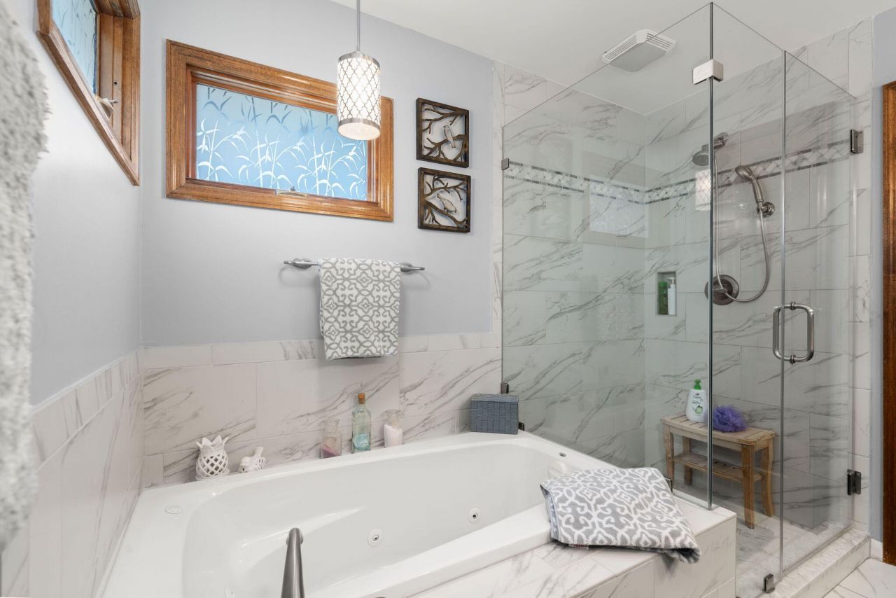 405 Factors Walk Photo 27