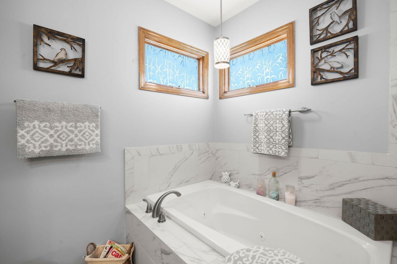 405 Factors Walk Photo 28