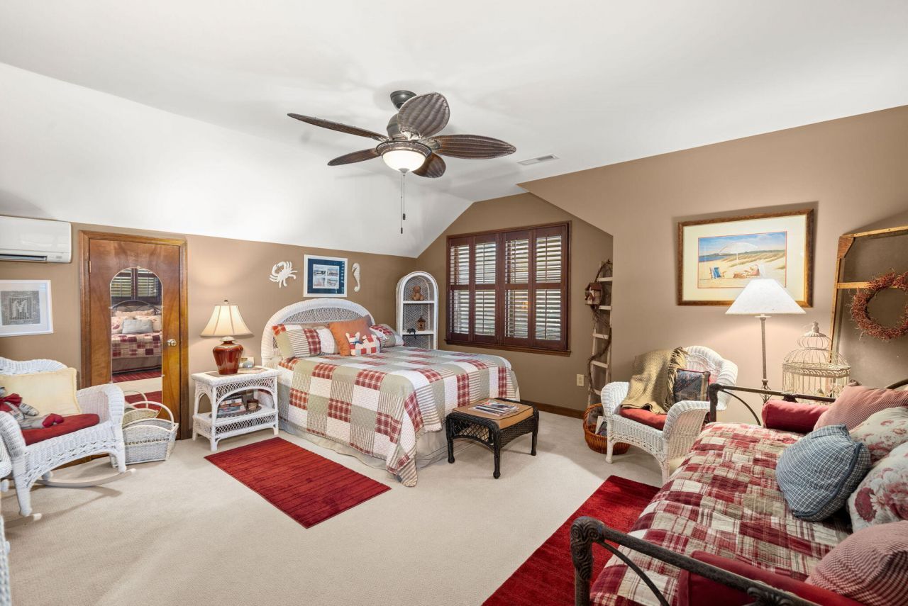 405 Factors Walk Photo 33