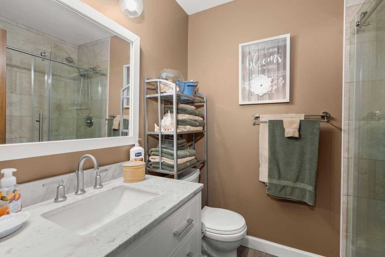 405 Factors Walk Photo 34