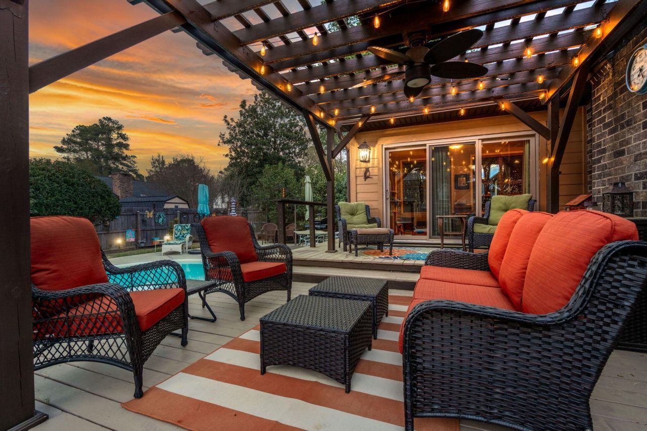 405 Factors Walk Photo 38