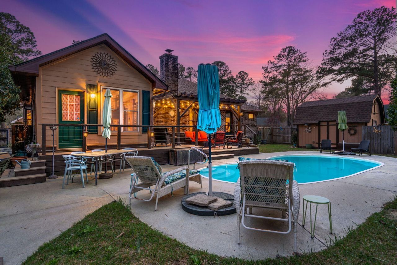 405 Factors Walk Photo 42