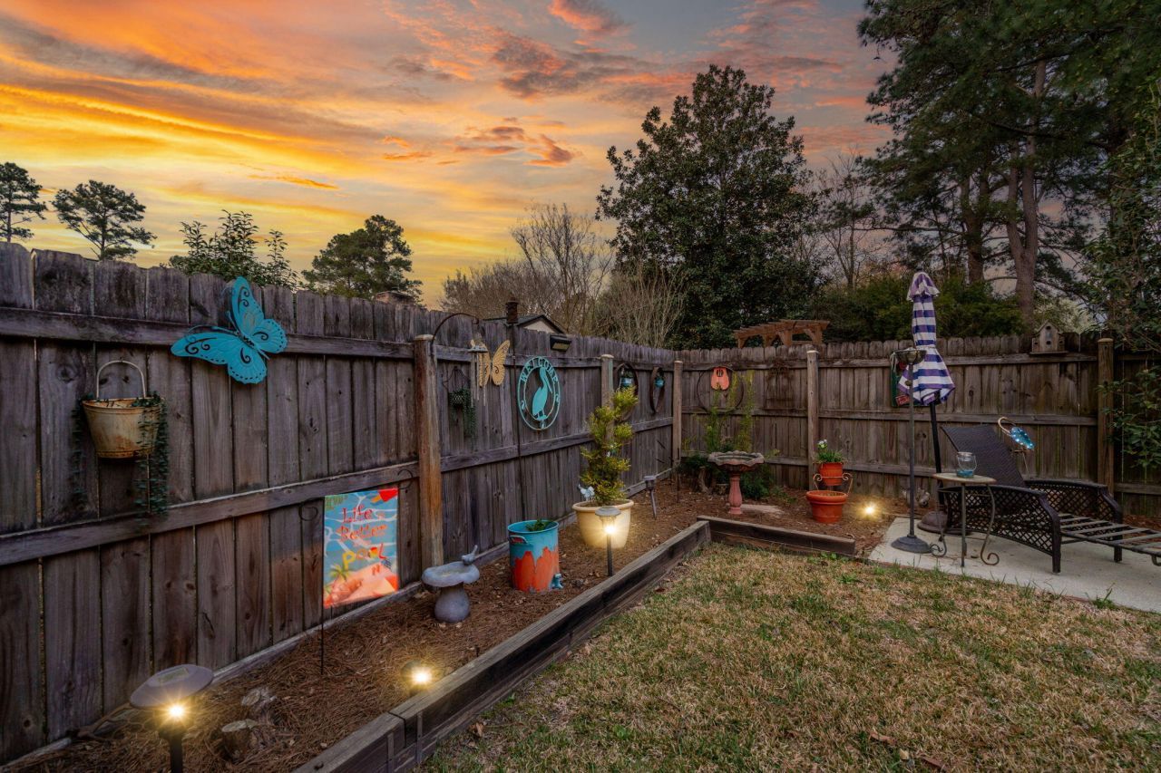 405 Factors Walk Photo 46