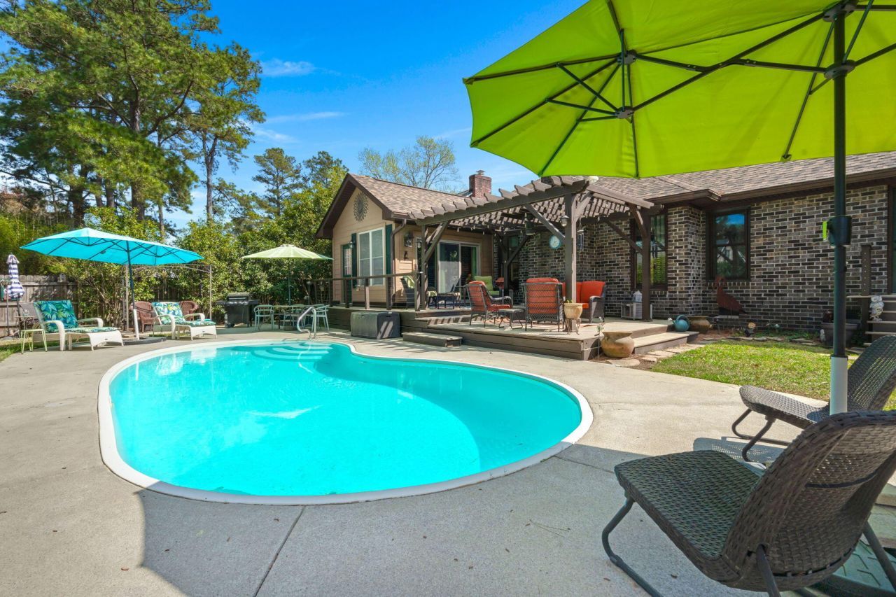 405 Factors Walk Photo 48