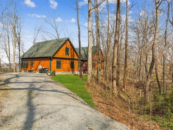 2100 Baileys Point Road , Scottsville, KY 42164