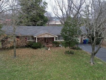 4634 Pinetree Lane, Bowling Green, KY 42101