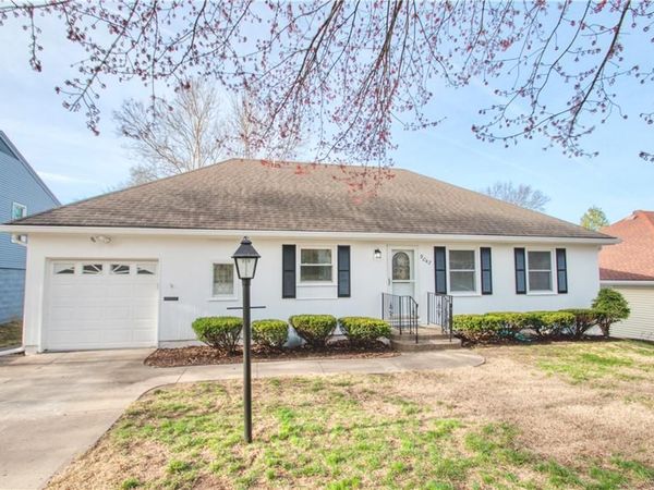 9042 Holly Street, Kansas City, MO 64114