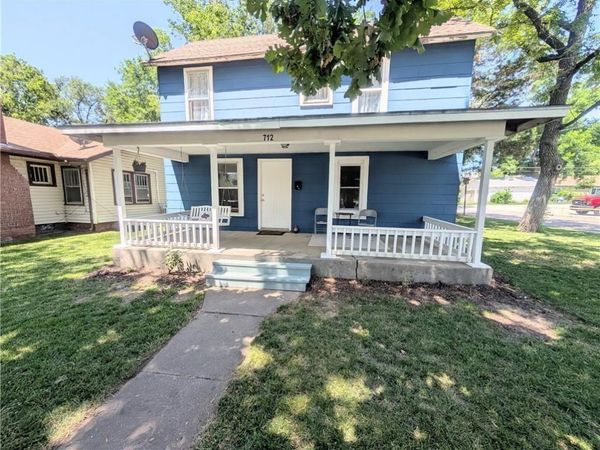 712 N Jefferson Avenue, Iola, KS 66749