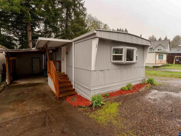 502 N 8th #17 St, Philomath, OR 97370