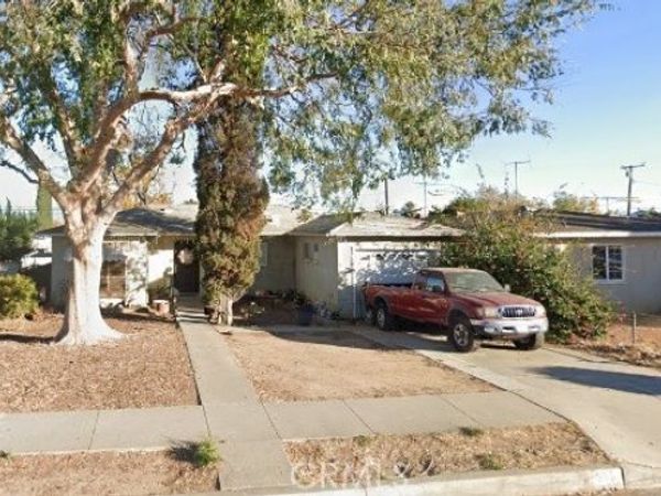 911 W 10th, Corona, CA 92882