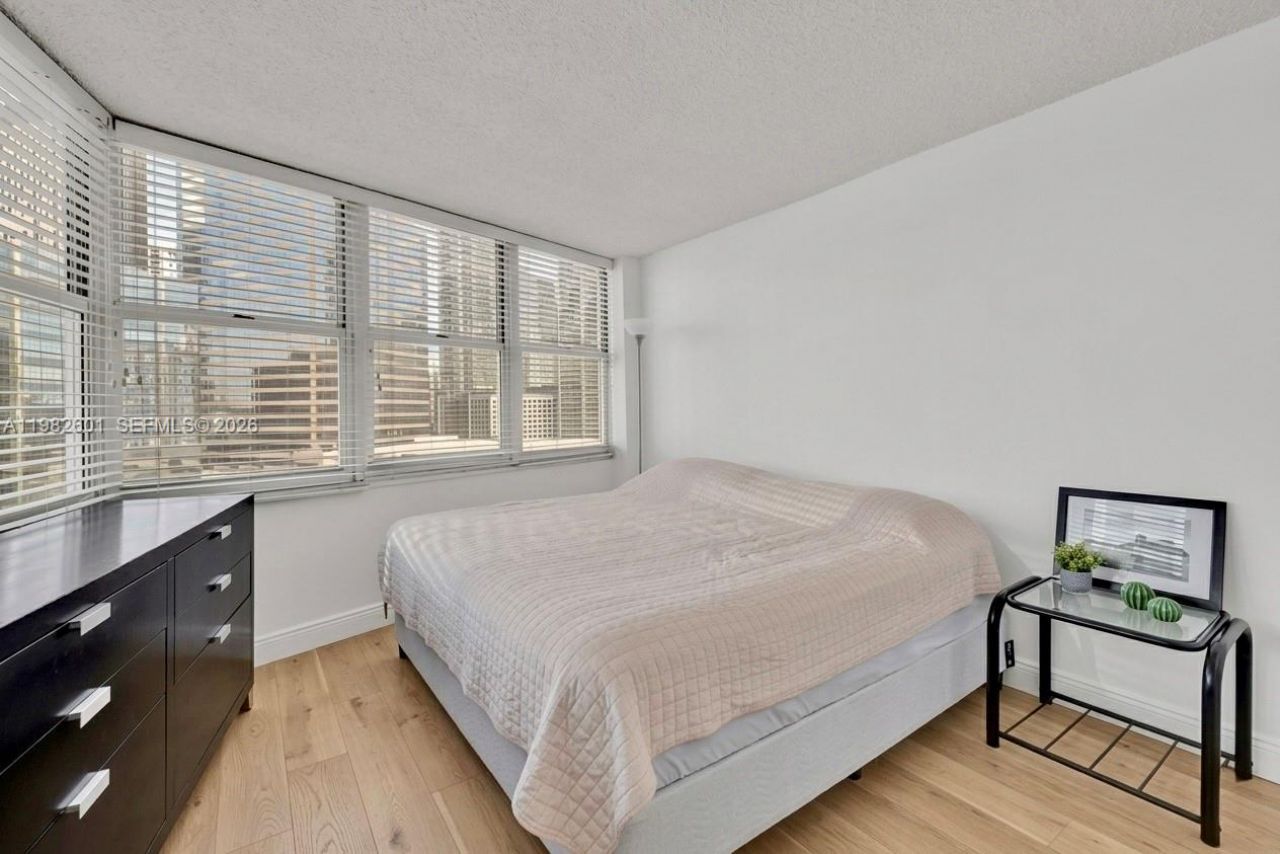 801 Brickell Bay Dr, Unit 1262, Miami, FL 33131 Photo