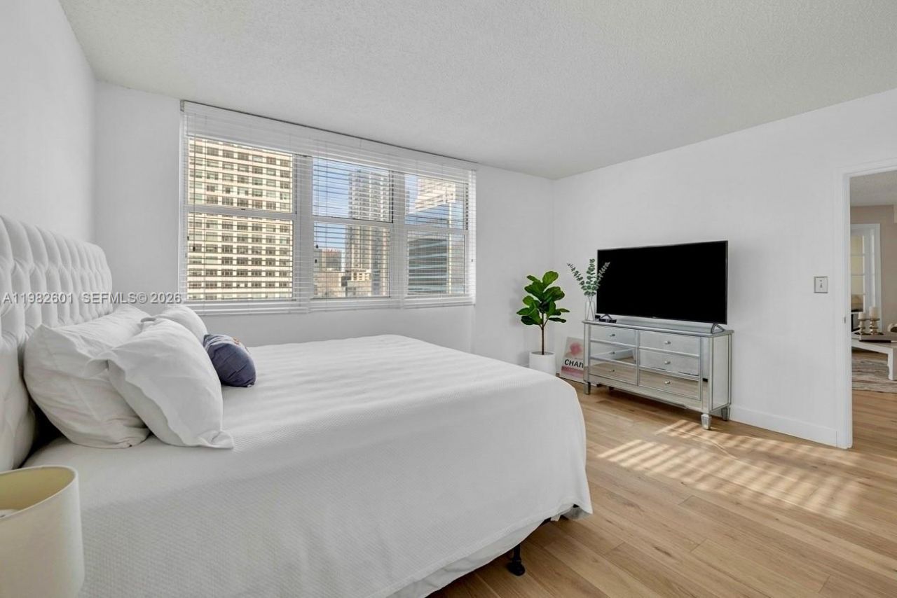 801 Brickell Bay Dr, Unit 1262, Miami, FL 33131 Photo