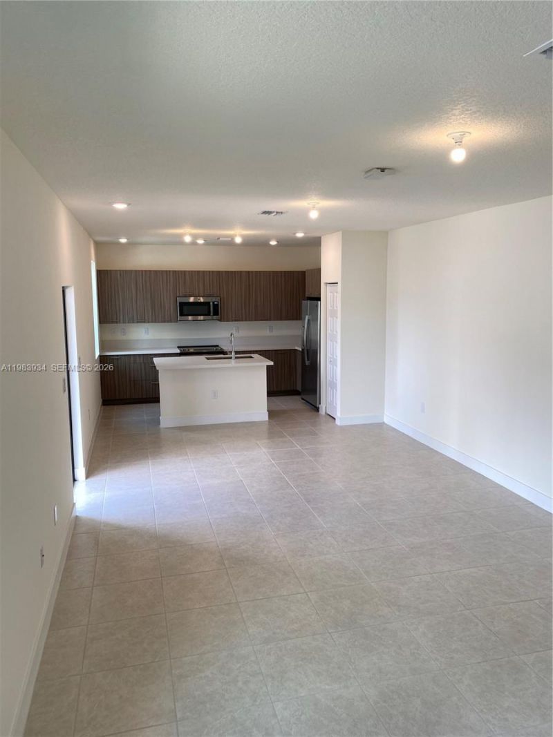 8379 Central Park Blvd , Doral, FL 33166 Photo