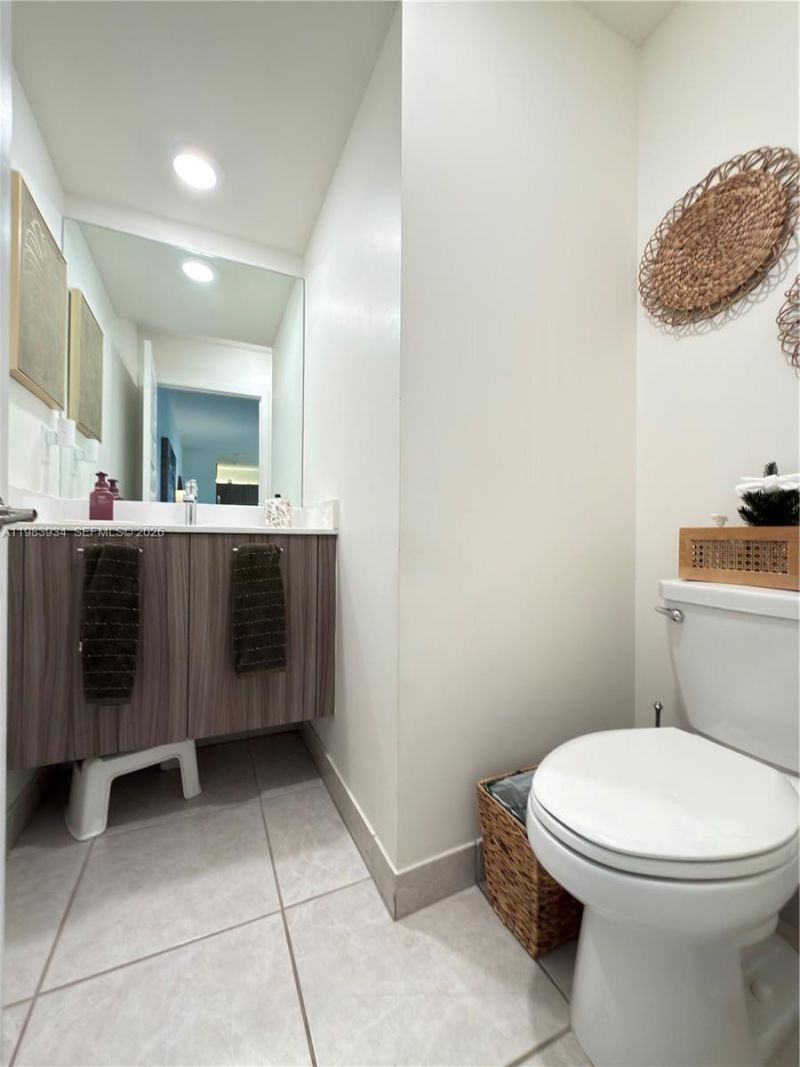 8379 Central Park Blvd , Doral, FL 33166 Photo