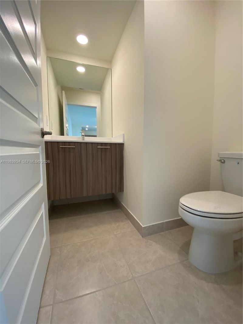 8379 Central Park Blvd , Doral, FL 33166 Photo