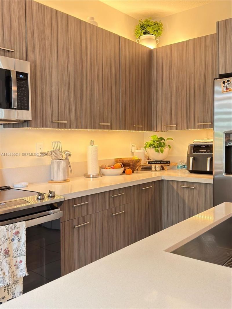 8379 Central Park Blvd , Doral, FL 33166 Photo