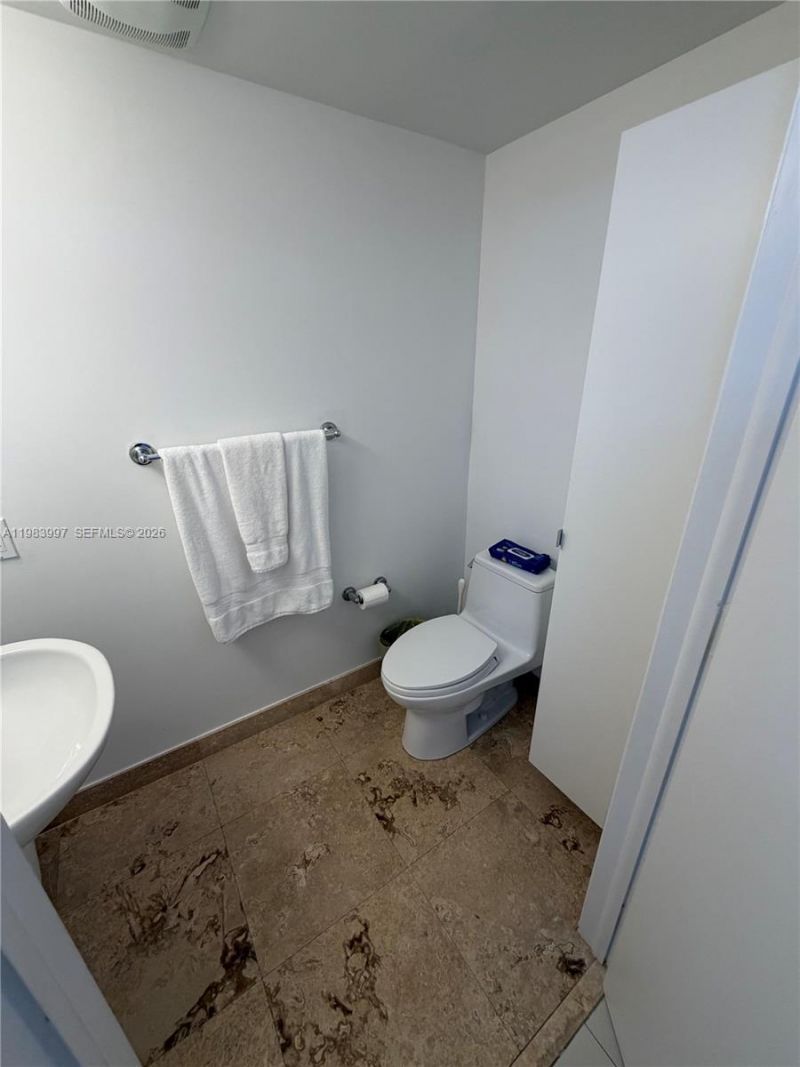 41 SE 5th St, Unit 1106, Miami, FL 33131 Photo