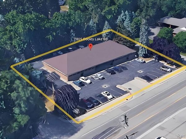 7805 Cooley Lake Road , West Bloomfield Twp, MI 48324