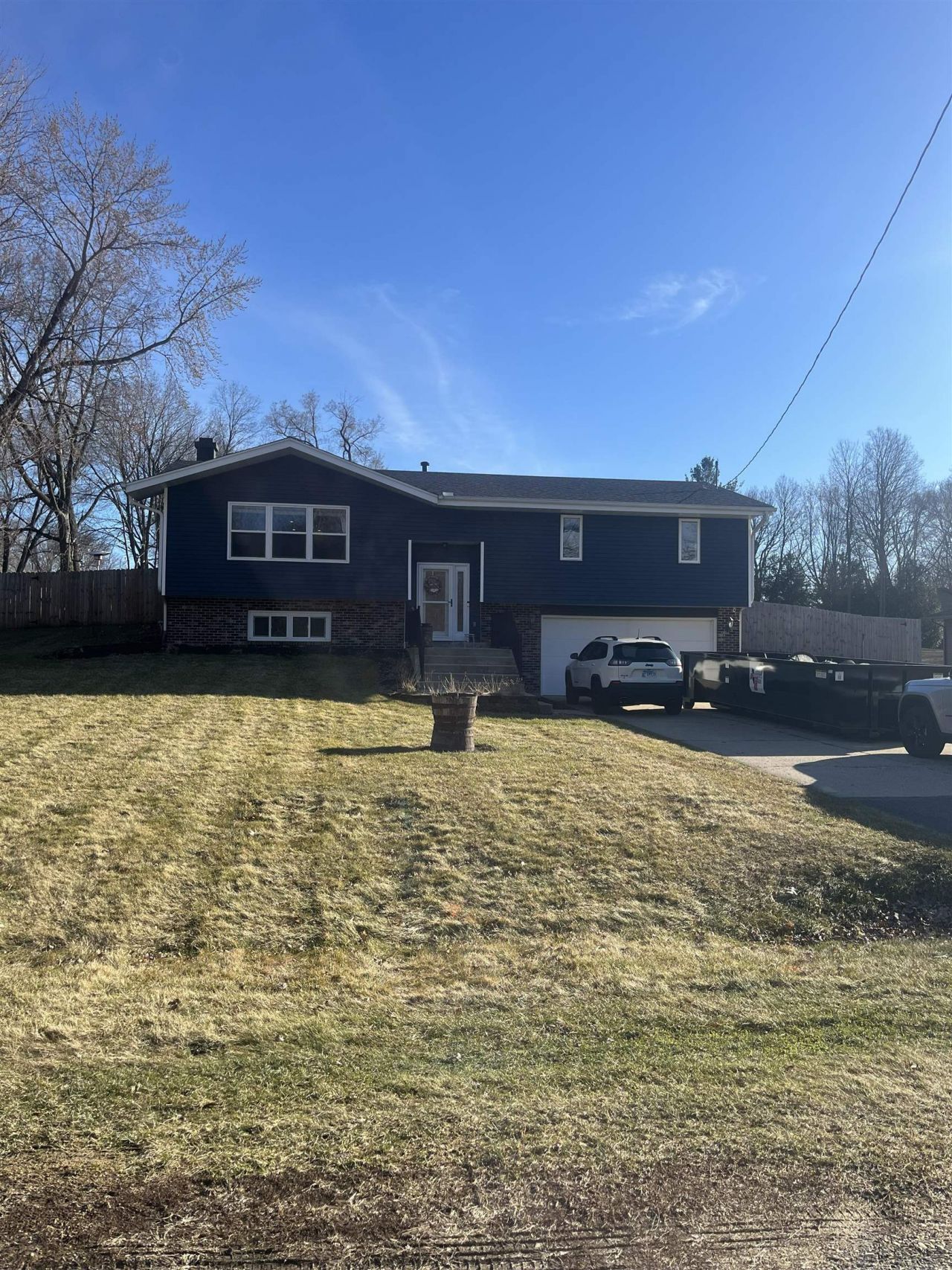 5651 Thompson Drive, Roscoe, IL 61073 Main Photo