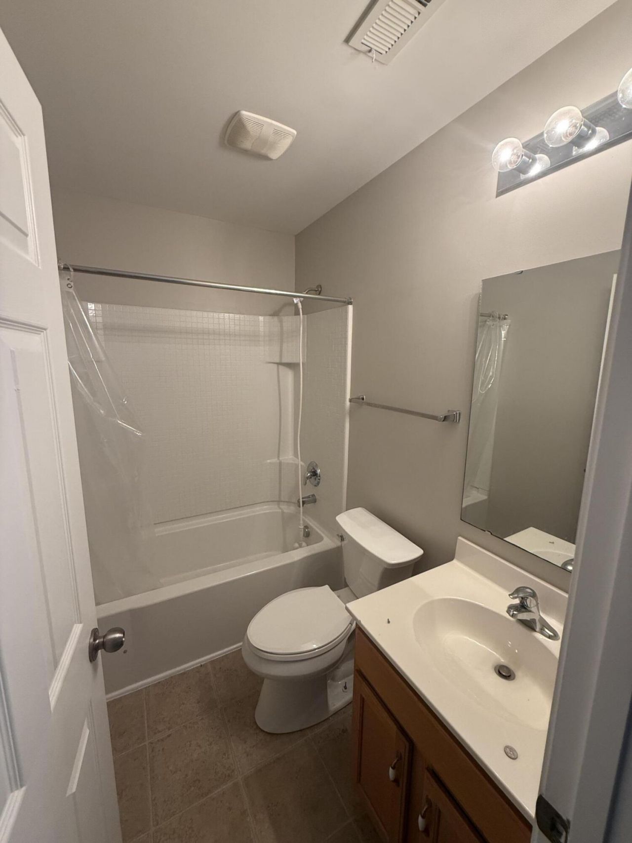 435 Watershed Drive Photo 11