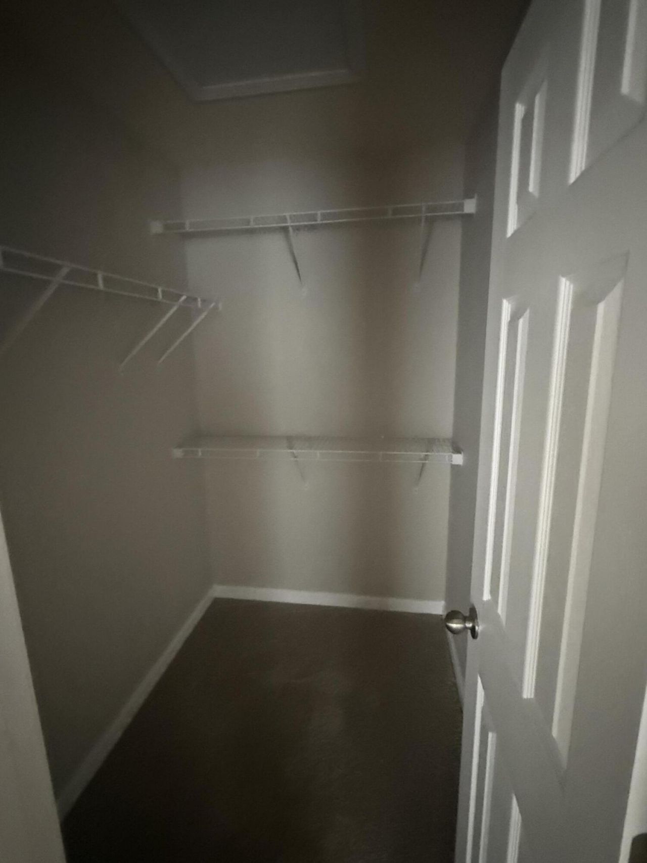 435 Watershed Drive Photo 8