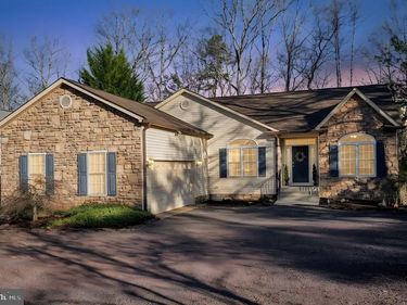 101 OAK COURT, LOCUST GROVE, VA 22508