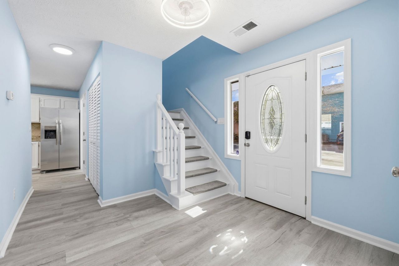 934 Tiffany Ln. Photo 4