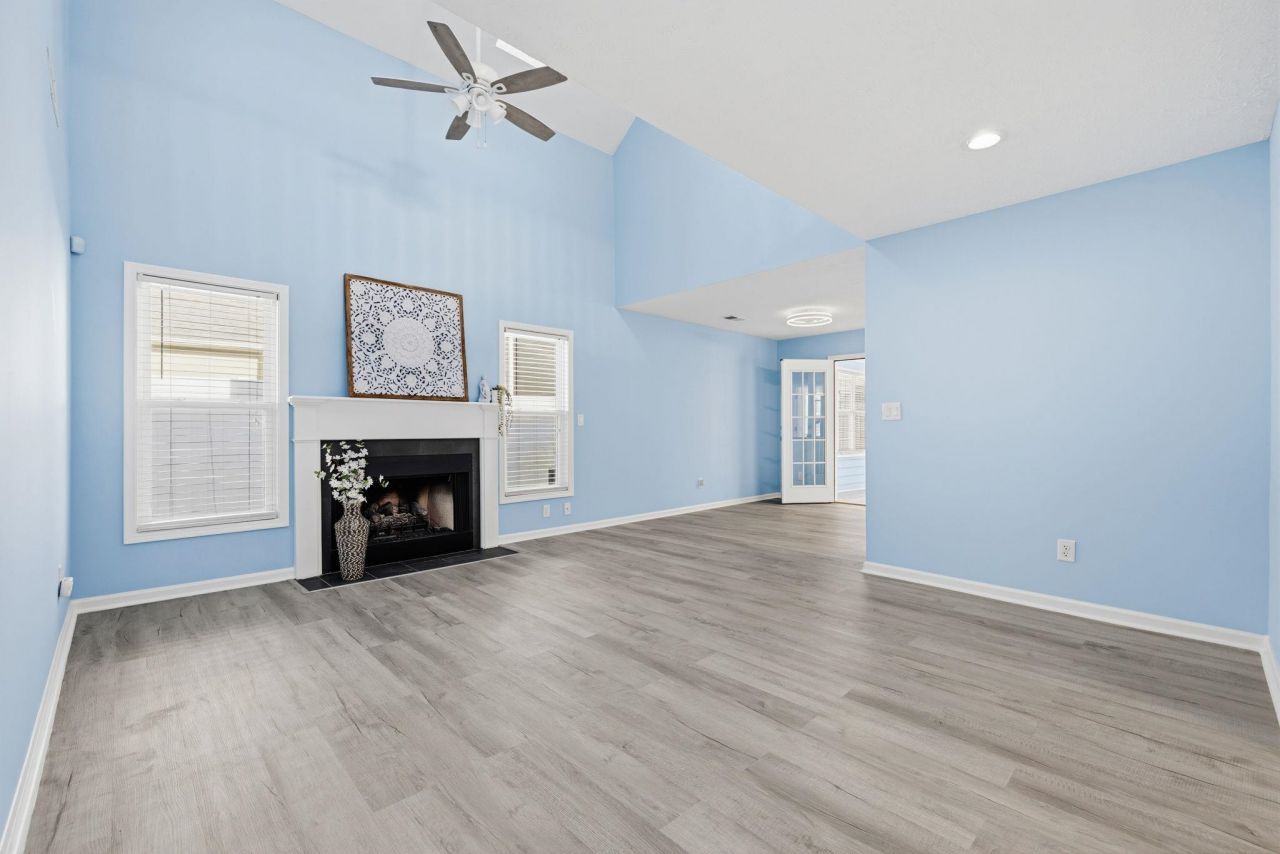 934 Tiffany Ln. Photo 6