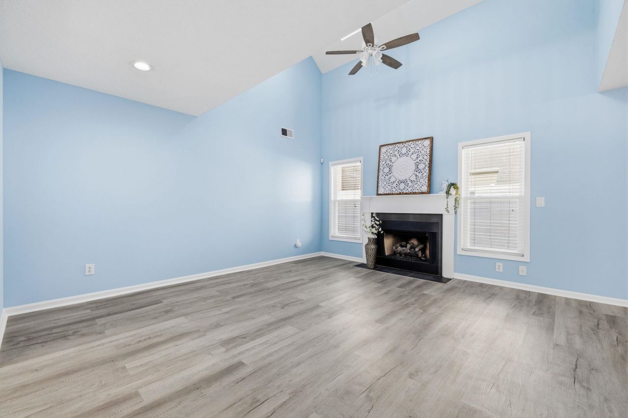 934 Tiffany Ln. Photo 8