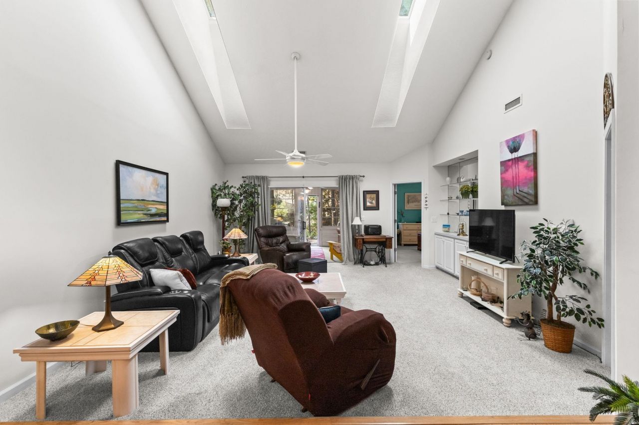 4540 Eastport Blvd. Photo 10