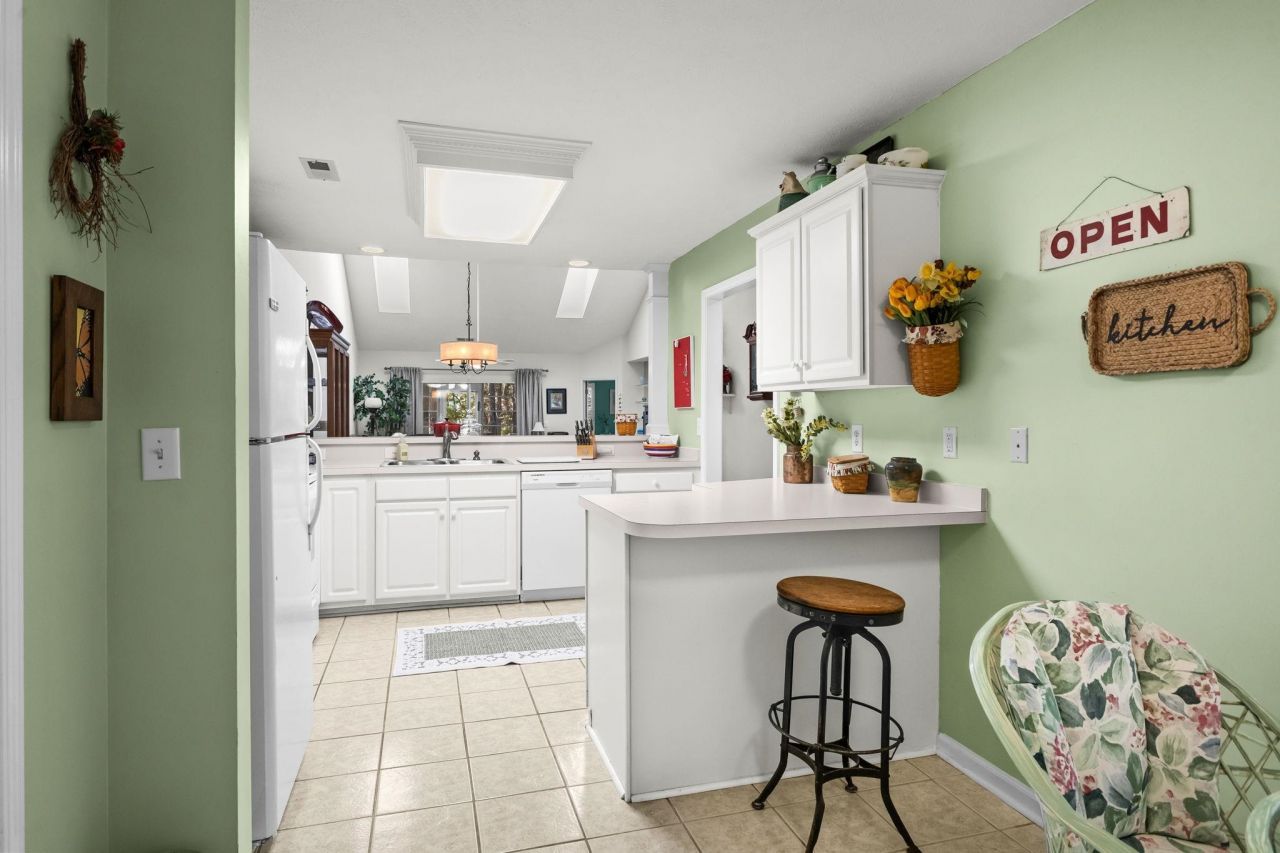 4540 Eastport Blvd. Photo 22