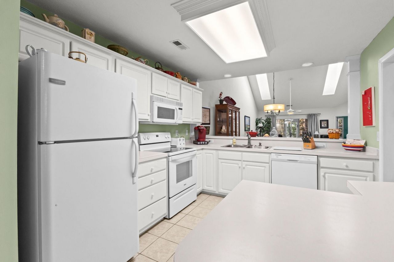 4540 Eastport Blvd. Photo 23