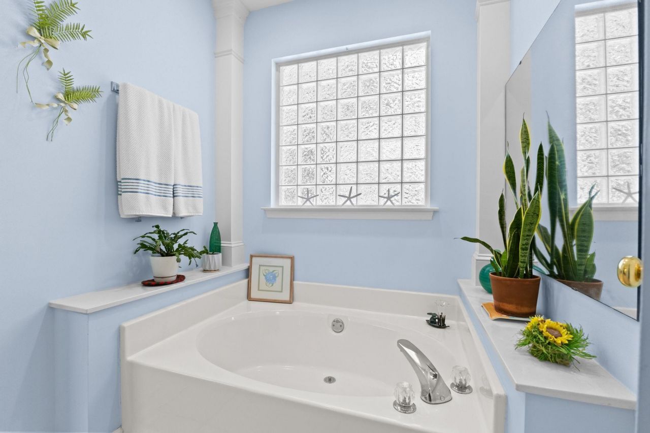 4540 Eastport Blvd. Photo 28