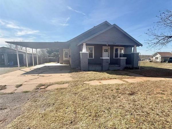 114 S 5th Street, Sentinel, OK 73664