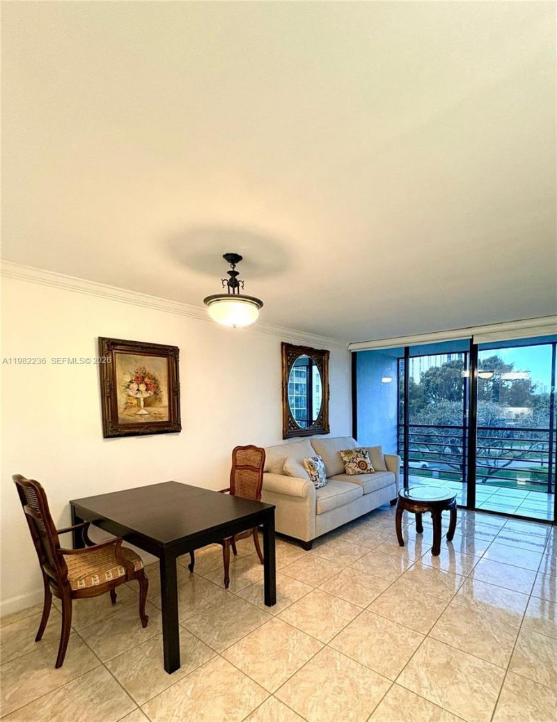 20500 W Country Club Dr, Unit 410, Aventura, FL 33180 Photo