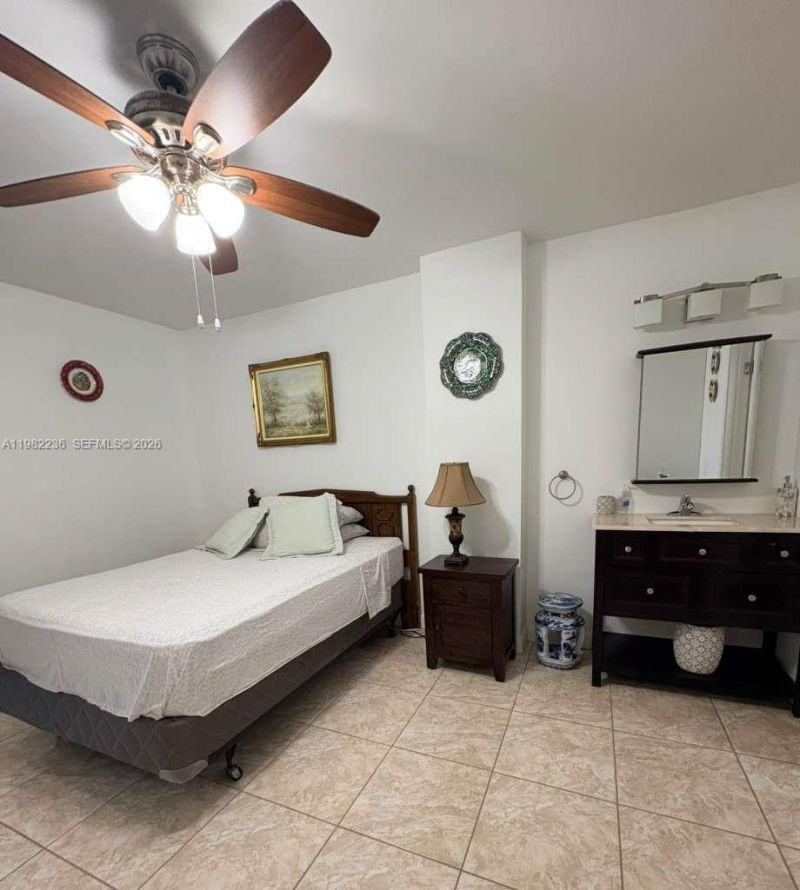 20500 W Country Club Dr, Unit 410, Aventura, FL 33180 Photo