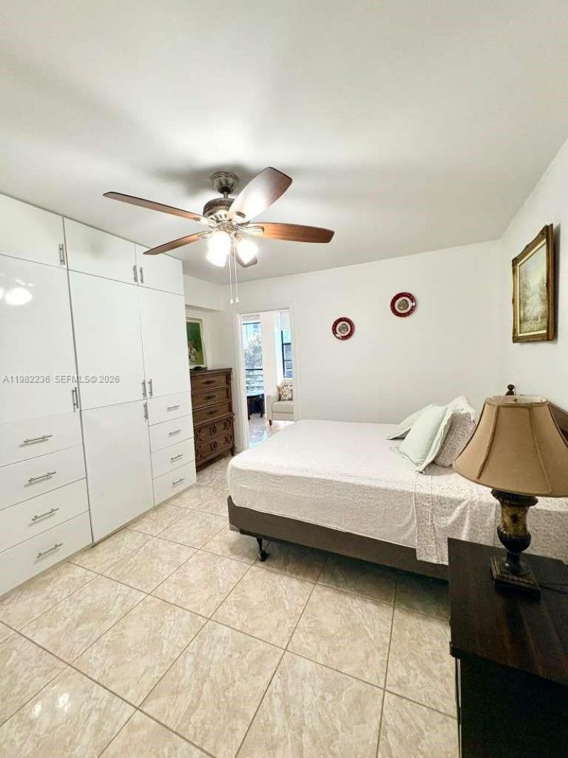 20500 W Country Club Dr, Unit 410, Aventura, FL 33180 Photo