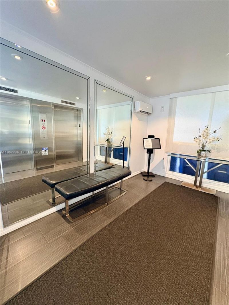 20500 W Country Club Dr, Unit 410, Aventura, FL 33180 Photo