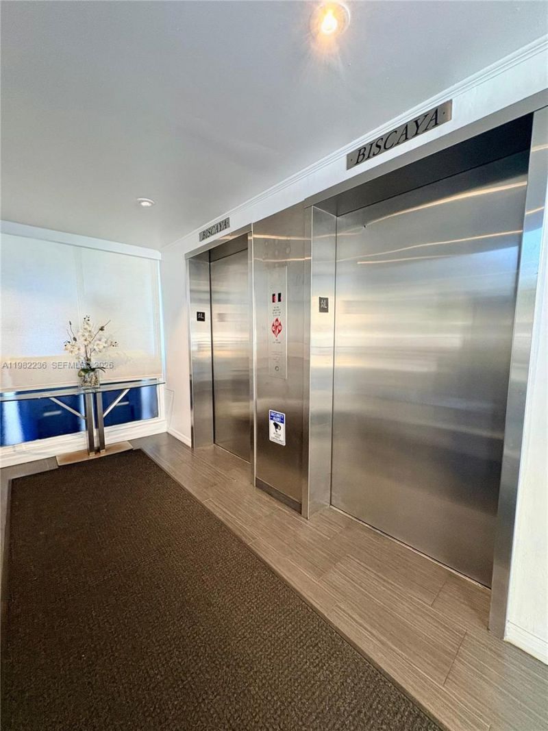 20500 W Country Club Dr, Unit 410, Aventura, FL 33180 Photo