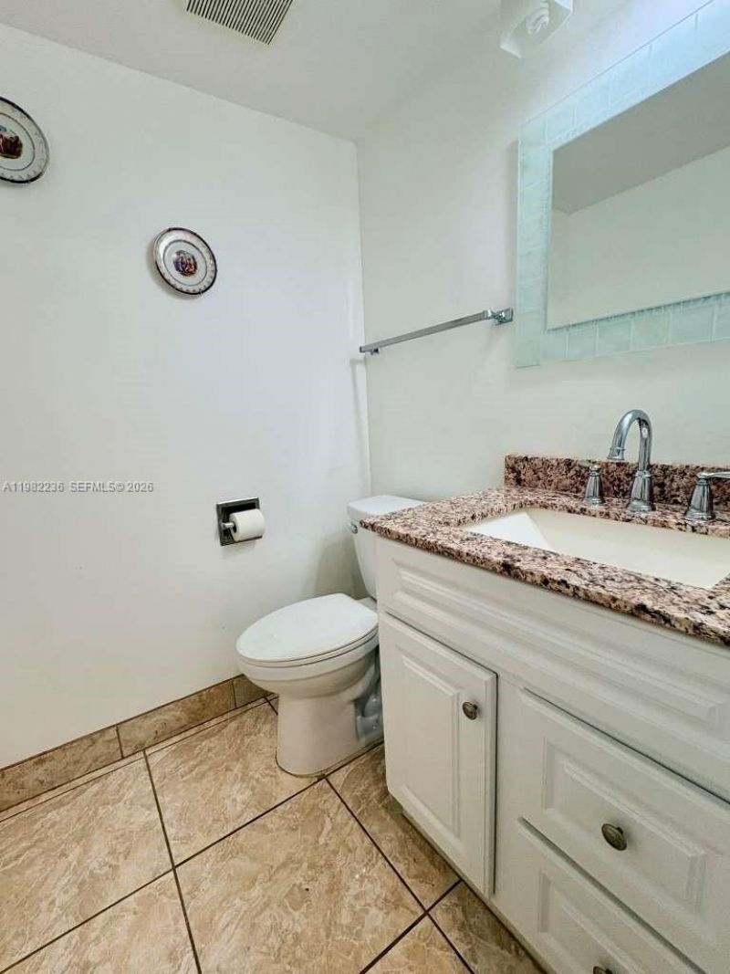 20500 W Country Club Dr, Unit 410, Aventura, FL 33180 Photo