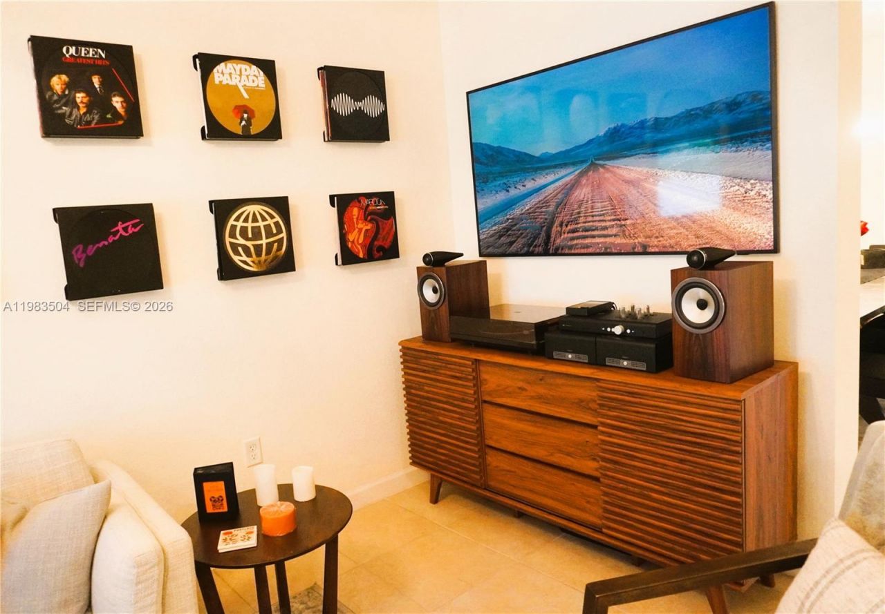 3280 W 92nd Pl, Hialeah, FL 33018 Photo