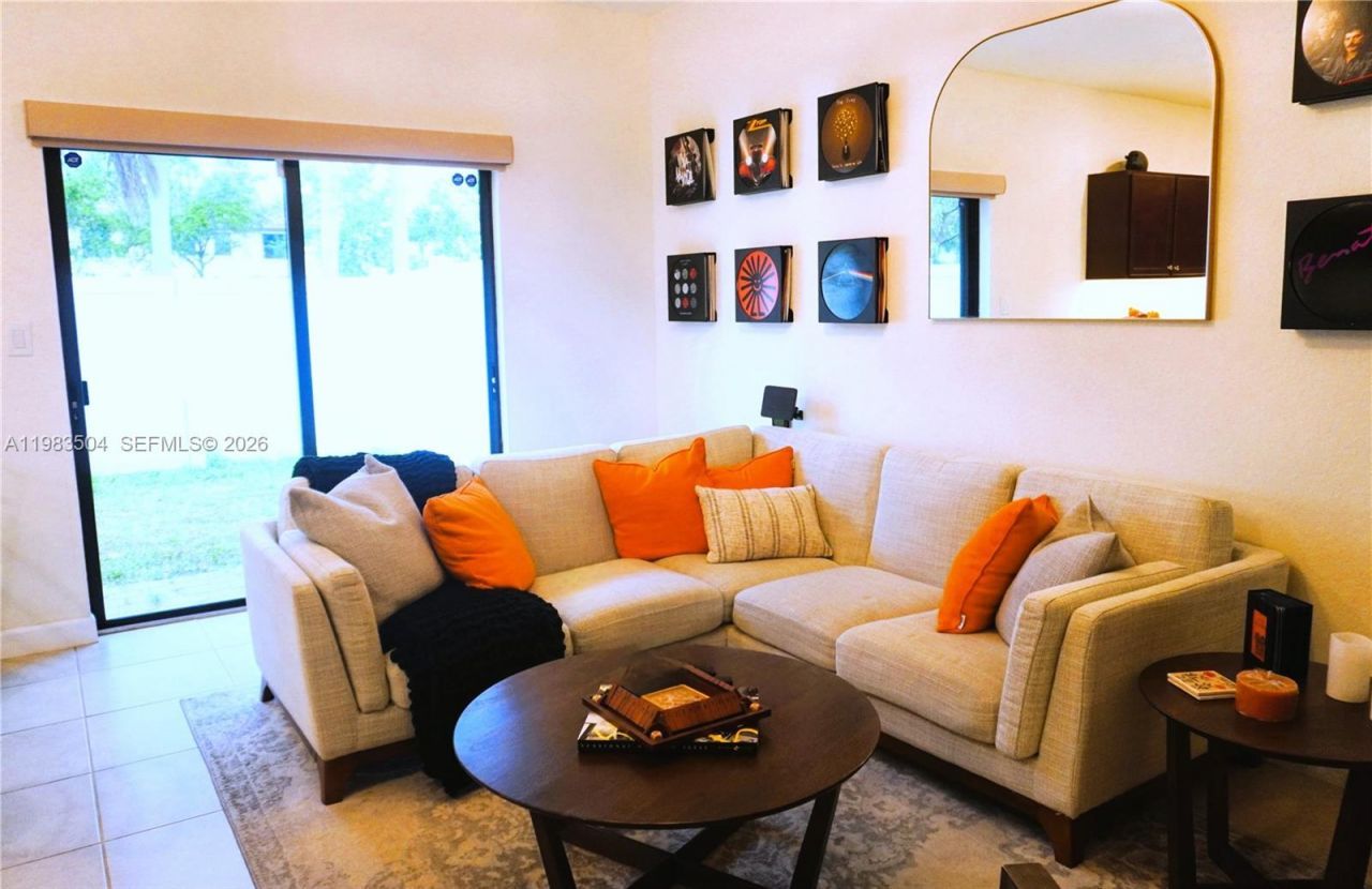 3280 W 92nd Pl, Hialeah, FL 33018 Photo