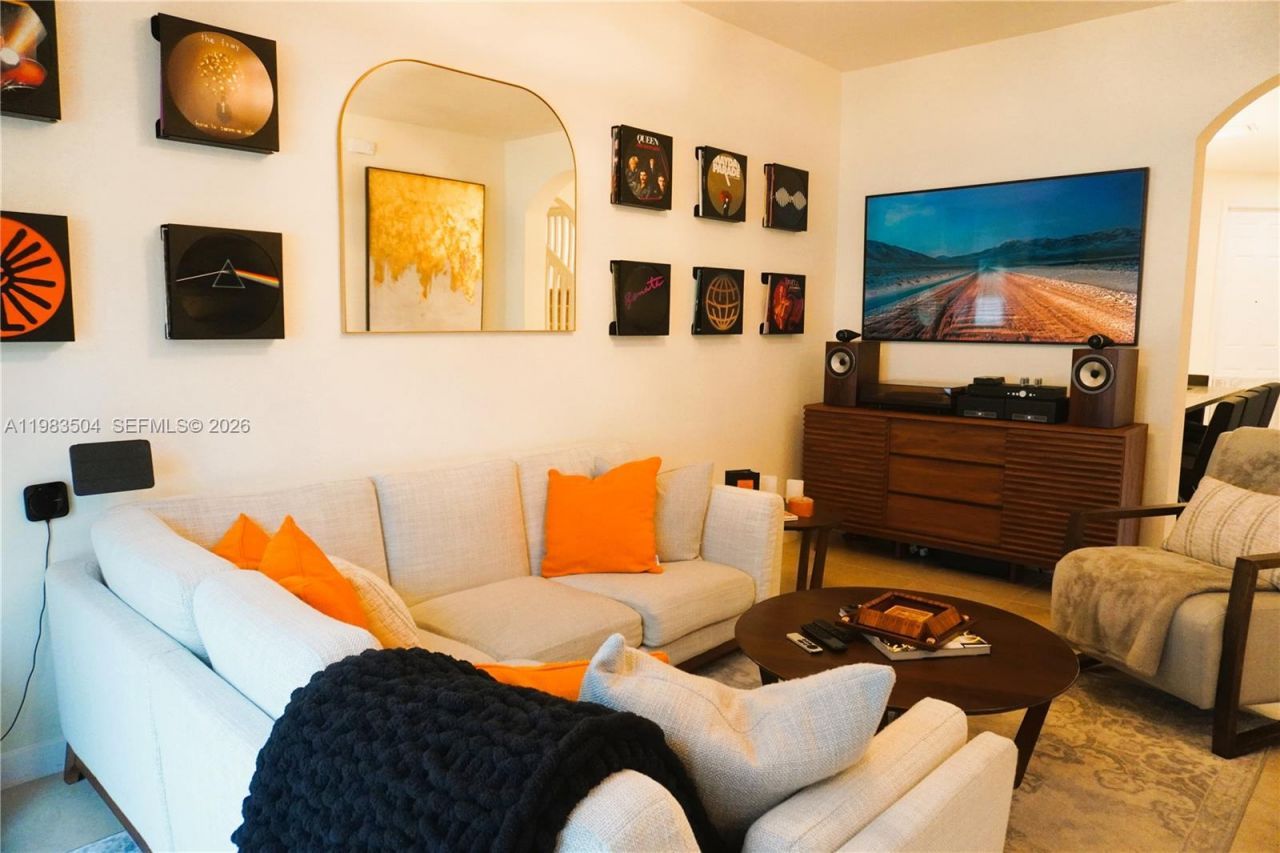 3280 W 92nd Pl, Hialeah, FL 33018 Photo