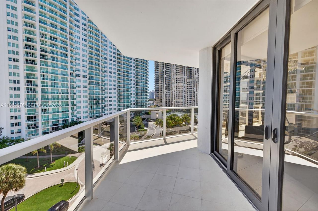 20281 E Country Club Dr, Unit 608, Aventura, FL 33180 Photo